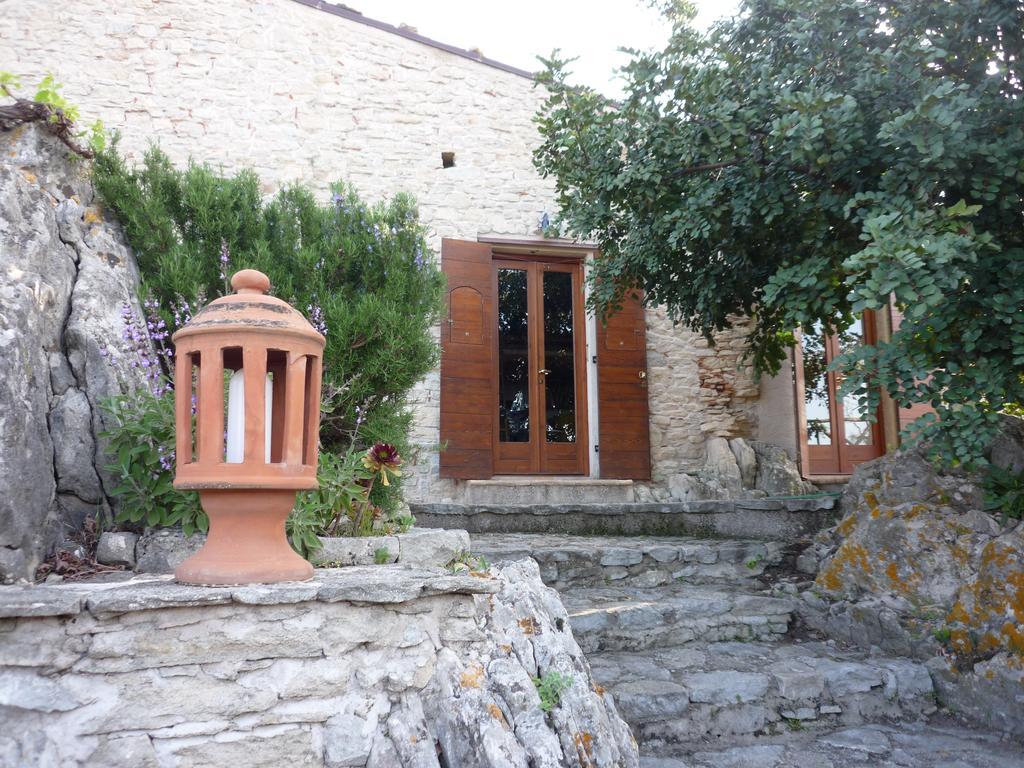 Rocca Del Vento Bed and Breakfast San Pantaleone Kamer foto